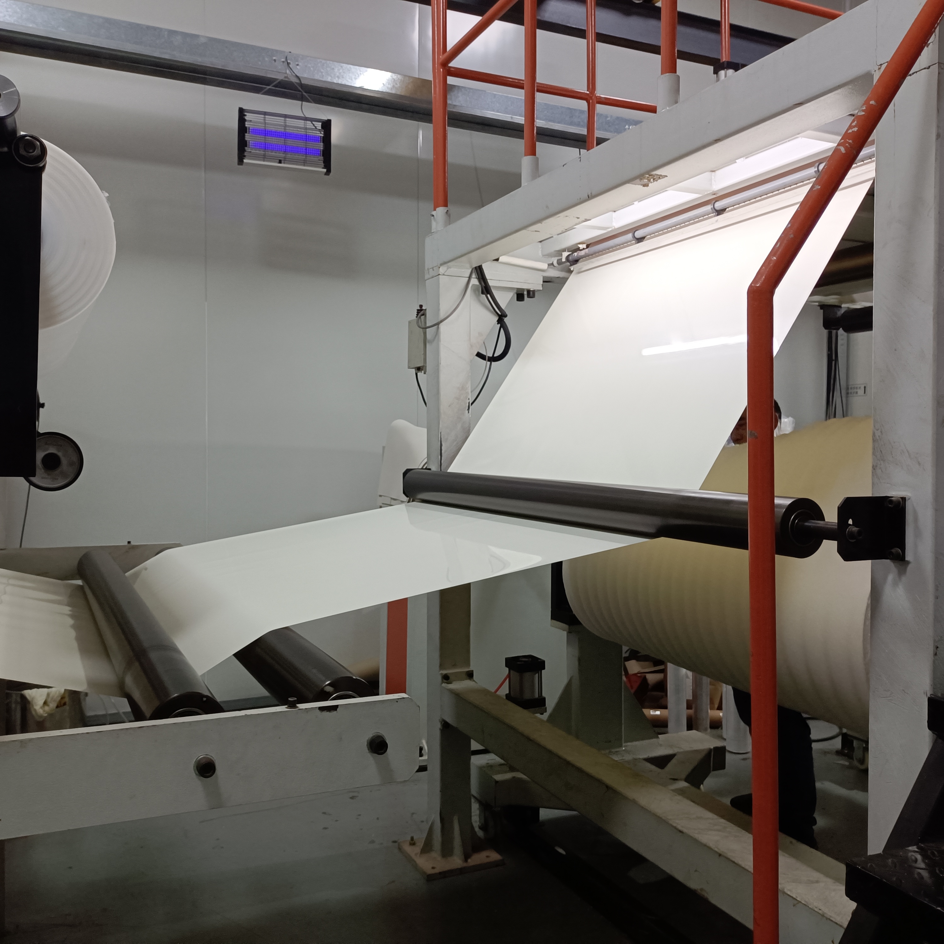 流行環(huán)保高光PET衣柜櫥柜裝飾膜(圖2)